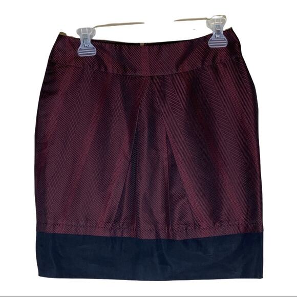 BCBGMaxAzria Dresses & Skirts - BCBG Max AZRIA burgundy and black skirt size 4